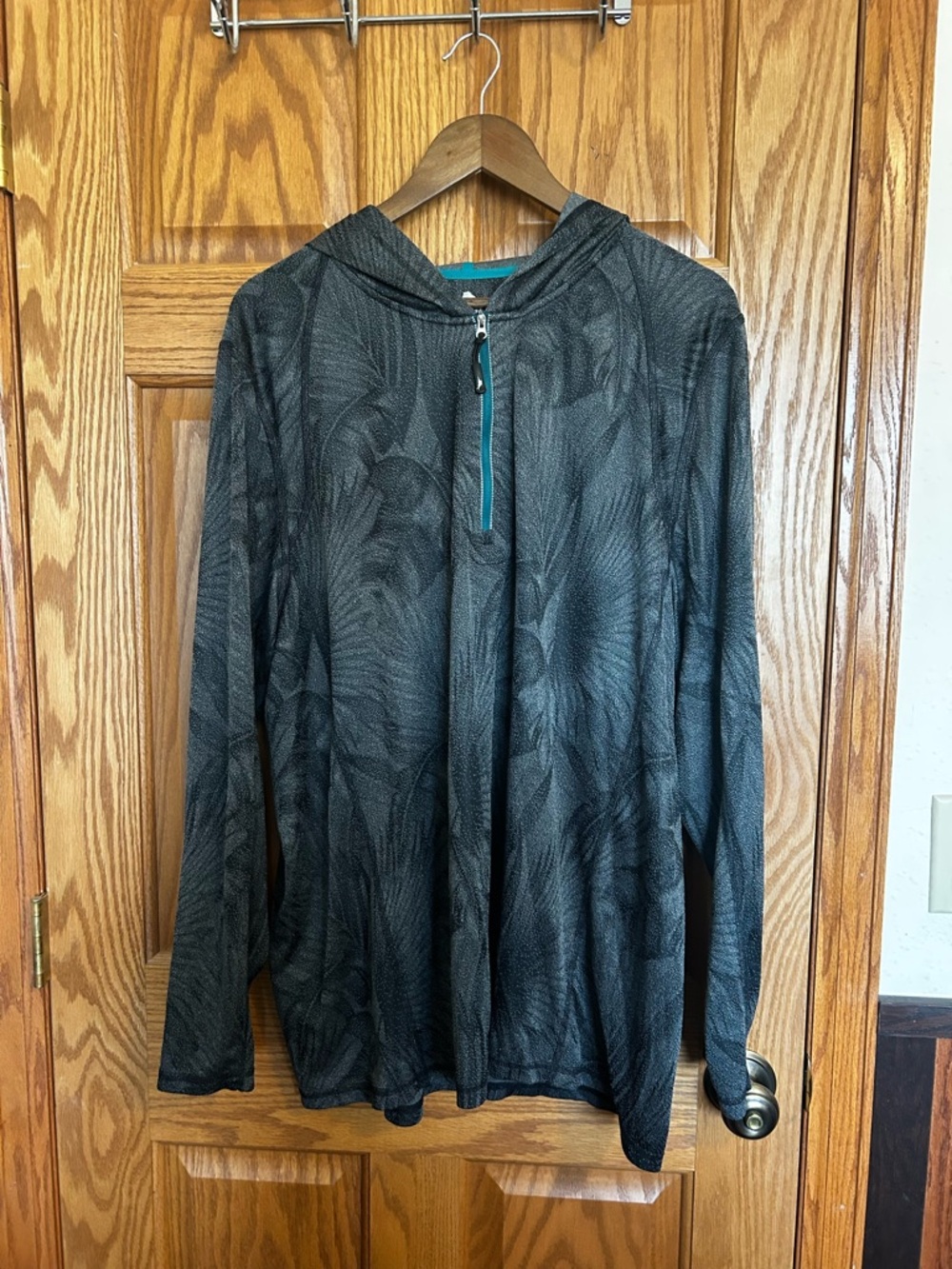 Tommy Bahama Dark Gray Pullover with Teal Islandzone XXXL with hood
